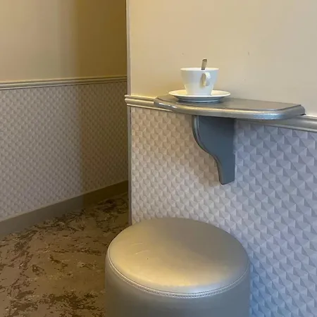 Hotel Monceau Wagram Paris Room photo