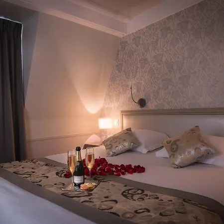 Hotel Monceau Wagram Paris Room photo